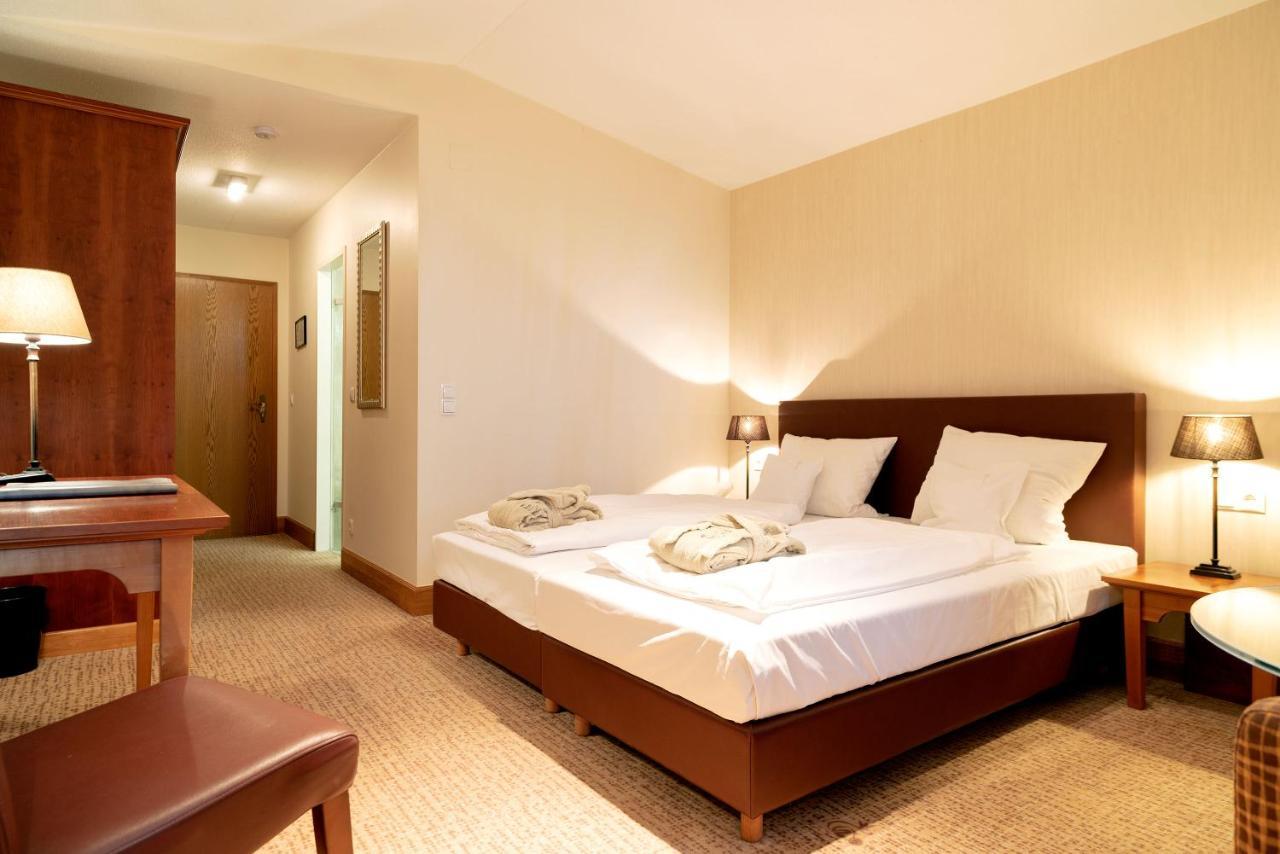 Waldhotel Tannenhaeuschen Wesel  Zewnętrze zdjęcie